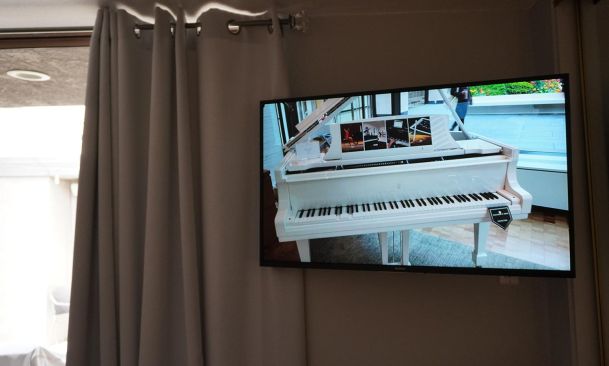 Desert House Tvs And Steinway