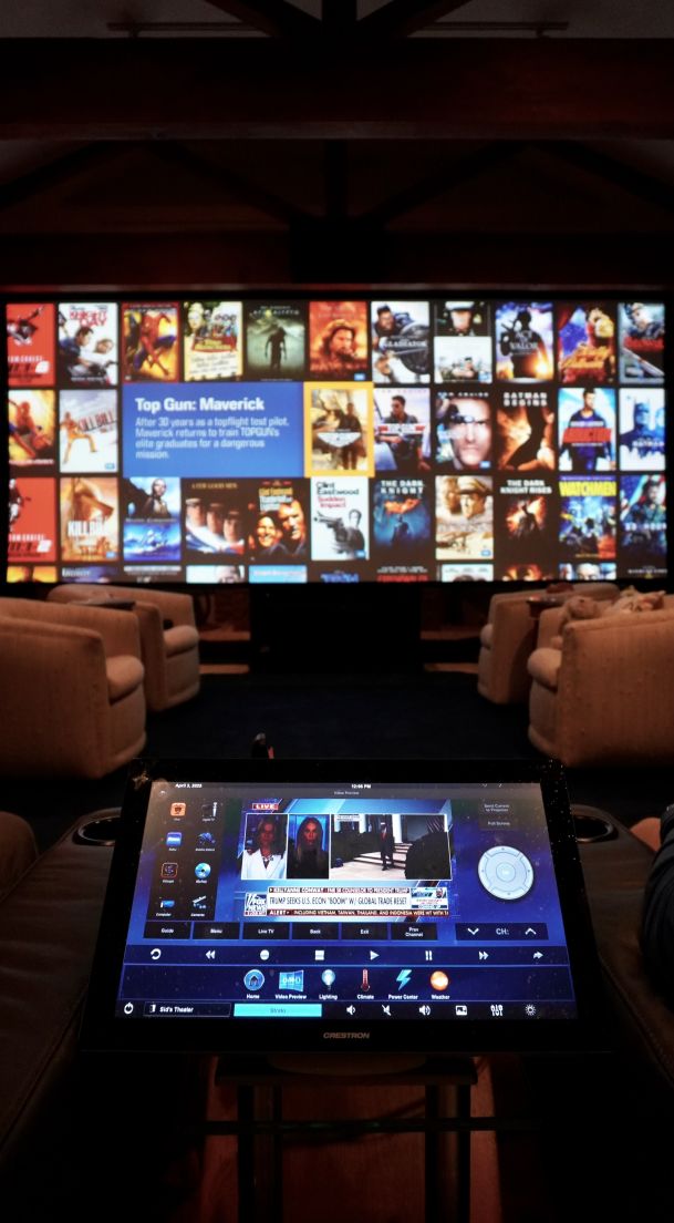 Kaleidescape Home Theater On Glazer Screen