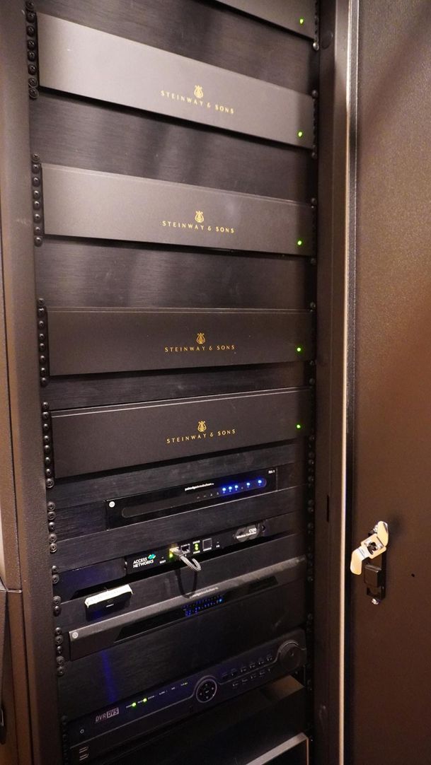 Mad Vr In Glazer Rack Systems